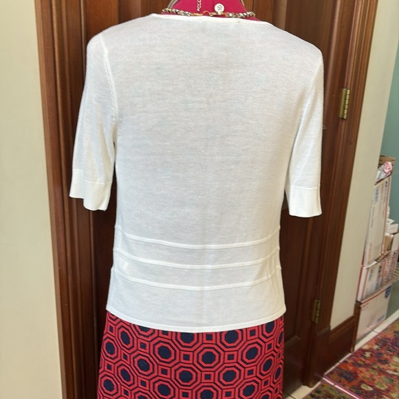 WHBM sweater  shrug wrap  short sleeve  hem angles to point at front  white Sz M - Picture 6 of 10